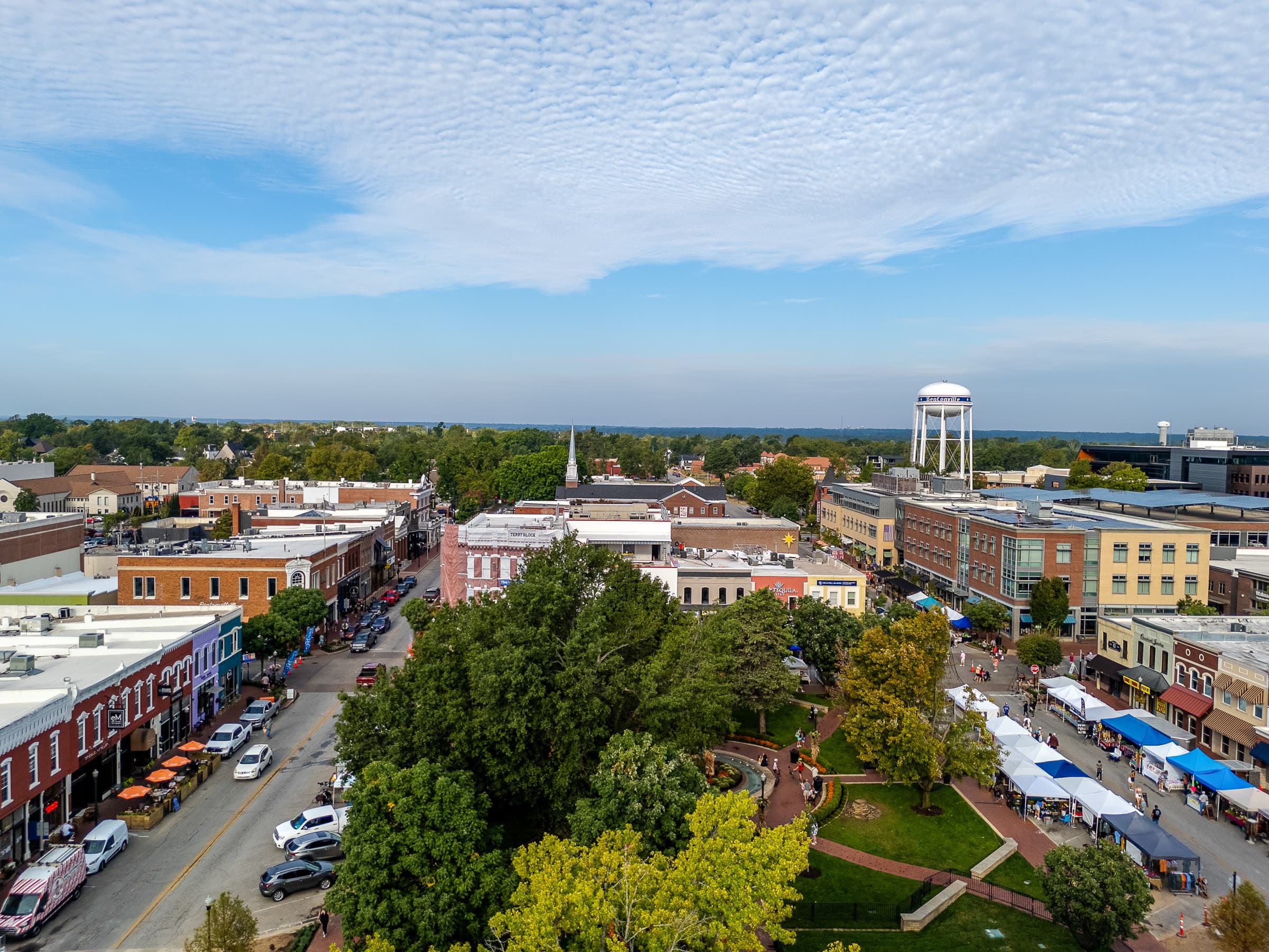 Aerial view of the Bentonville, Arkansas square on a market day